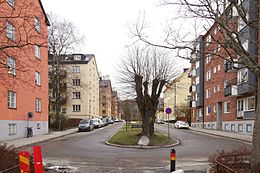 Gaveliusgatan västerut respektive österut, januari 2017.