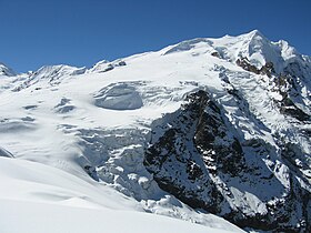 Vue sur le sommet du pic Mera.