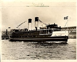 Curl Curl leaves Circular Quay on her first official trip to Manly, 1928