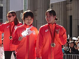 左から、2024年パリパラリンピック・競泳女子100m自由形(視覚障害S12)銅メダリストの辻内彩野、2024年パリパラリンピック・競泳女子100m背泳ぎ(視覚障害S11)日本代表の石浦智美、2024年パリパラリンピック・競泳女子200m個人メドレー(知的障害)銅メダリストの木下あいら。