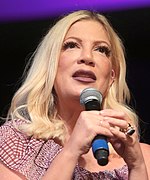 Tori Spelling interprète Donna Martin