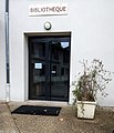 Entrée de la bibliothèque municipale.