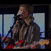 Amber Arcades performing Benjamin