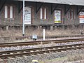 neuer Kilometerstein der HSB im Bahnhofsbereich