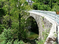 Le pont de Pontaut sur la Garonne.