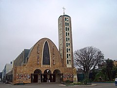 Capilla del Colegio La Salle en la cuadra seis de la avenida Arica.