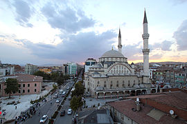 İzzet Pasha Mosque in the city centre