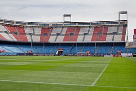 Vue intérieure de la tribune sud du stade.