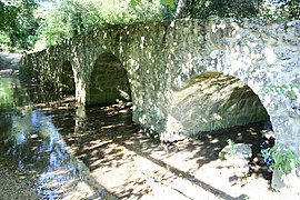 Le pont de l'Arche.