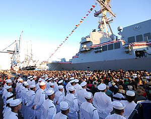 Церемония ввода в состав флота USS Sterett (DDG-104)