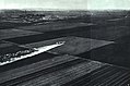 1965-01 民航飞机帮助农田灭直虫农药