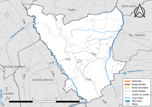 Carte en couleur présentant le réseau hydrographique de la commune