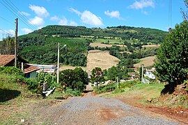 Vista ao topo da rua Bela Vista, no centro do município