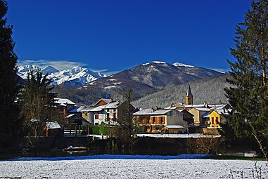 Neige sur les toits d'Oust en janvier 2012