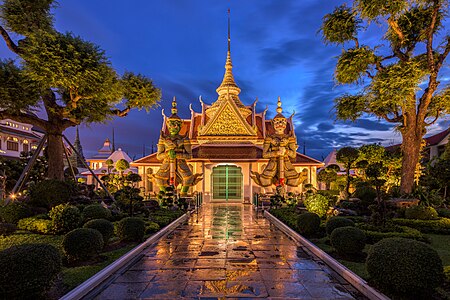 Wat Arun ordination hall entrance at night, by Jane3030