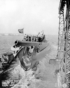 USS Bonefish launching