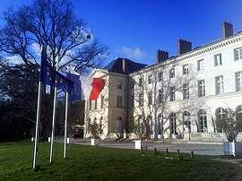 The front of the Château d'Osny