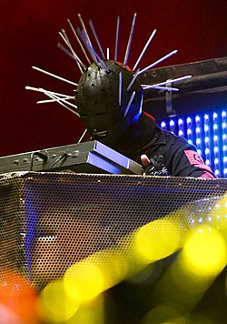 Craig_Jones_of_Slipknot_at_Optimus_Alive_Festival_2009.jpg