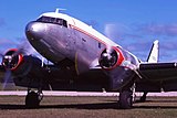 Photographie couleur d'un avion.