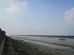 কুষ্টিয়ার বড়বাজার ঘাট থেকে তোলা গড়াই নদী