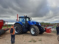 New Holland T8.435 Genesis