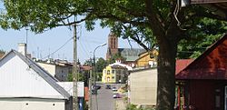 Centro da cidade visto da rua Szkoła