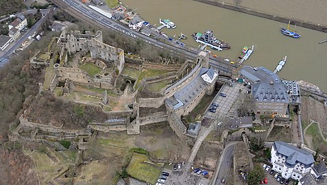 La forteresse et le Rhin. Vue aérienne.