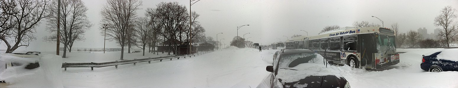 Cars abandoned on Lake shore Drive