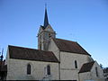 Façade sud de l'église. De gauche à droite : la nef, le chœur (plus haut que la nef), la sacristie (qui dépasse du bâtiment).