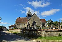 L'église et le cimetière, vus de l'est.