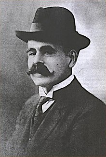 Ángel Villoldo wearing a suit and hat, facing right of the camera