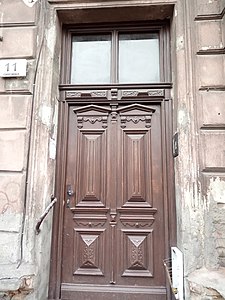 Door onto Chocimska street