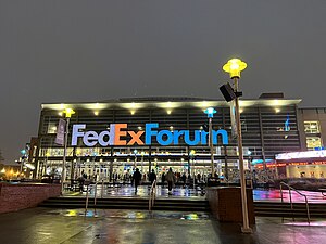 Das FedExForum bei Nacht (Dezember 2022)