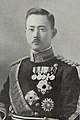 陸軍砲兵少佐（袖章が細線4条）。北白川宮成久王