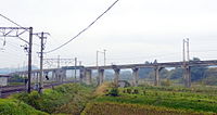 大鰐線の石川陸橋。下がJR奥羽本線、上が大鰐線。 （2013年）