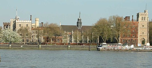 Lambeth Palace, residenza londinese ufficiale dell'Arcivescovo di Canterbury.