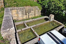 Le lavoir-abreuvoir rue du moulin