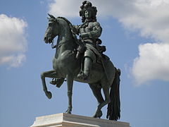 Estatua ecuestre de Luis XIV en Versalles, de Crotazier, con diseño de Cartellier y Petitot (1838).