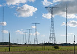 De 127 meter höga långvågsmasterna vid radiostationen i Grimeton.