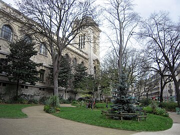 Square Paul-Langevin; Blick auf die Rückseite der ehemaligen École polytechnique