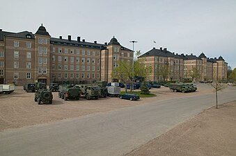 Skaraborgs regemente. Kaserngård med kaserner och kanslihus 2008. Kasernerna stod färdiga 1913.