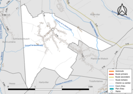 Carte en couleur présentant le réseau hydrographique de la commune