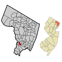 Location of Wood-Ridge in Bergen County highlighted in red (left). Inset map: Location of Bergen County in New Jersey highlighted in orange (right).