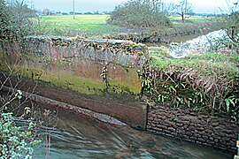 Le siphon sous la rivière l'Ancre.