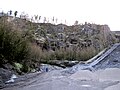 Éperon rocheux d’Engihoul, photographié de l’est, à partir de la carrière de Carmeuse.