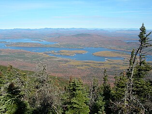 Blick vom Mount Bigelow auf den Flagstaff Lake