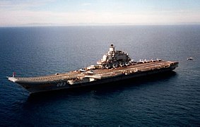 El Almirante Kuznetsov en el mar Mediterráneo.