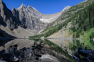 Le lac Agnes dans le parc national de Banff (Alberta). (définition réelle 4 840 × 3 206)