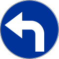 Nakaz skrętu w lewo przed/Left turn only