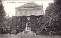 Esta casa foi construída em meados do século XIX na base da masmorra do Château d'En-Haut, nivelado a 11 m. Entre 1872 e 1880, esta foi a residência secundária do famoso antropólogo Paul Broca.